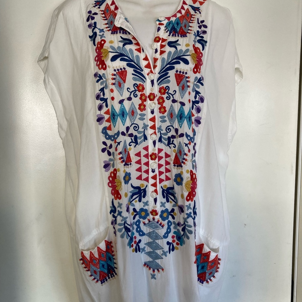 JOHNNY WAS BIYA top  White with Embroidery